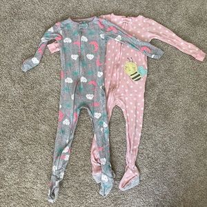 Bundle - Set of 2 Girls 2T footie jammies by Carters